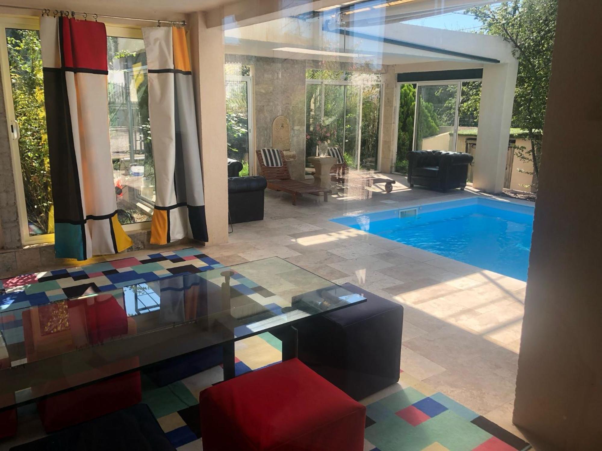 Avec Piscine Privatunterkunft
